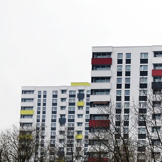 Barley verteidigt sozialen Wohnungsbau